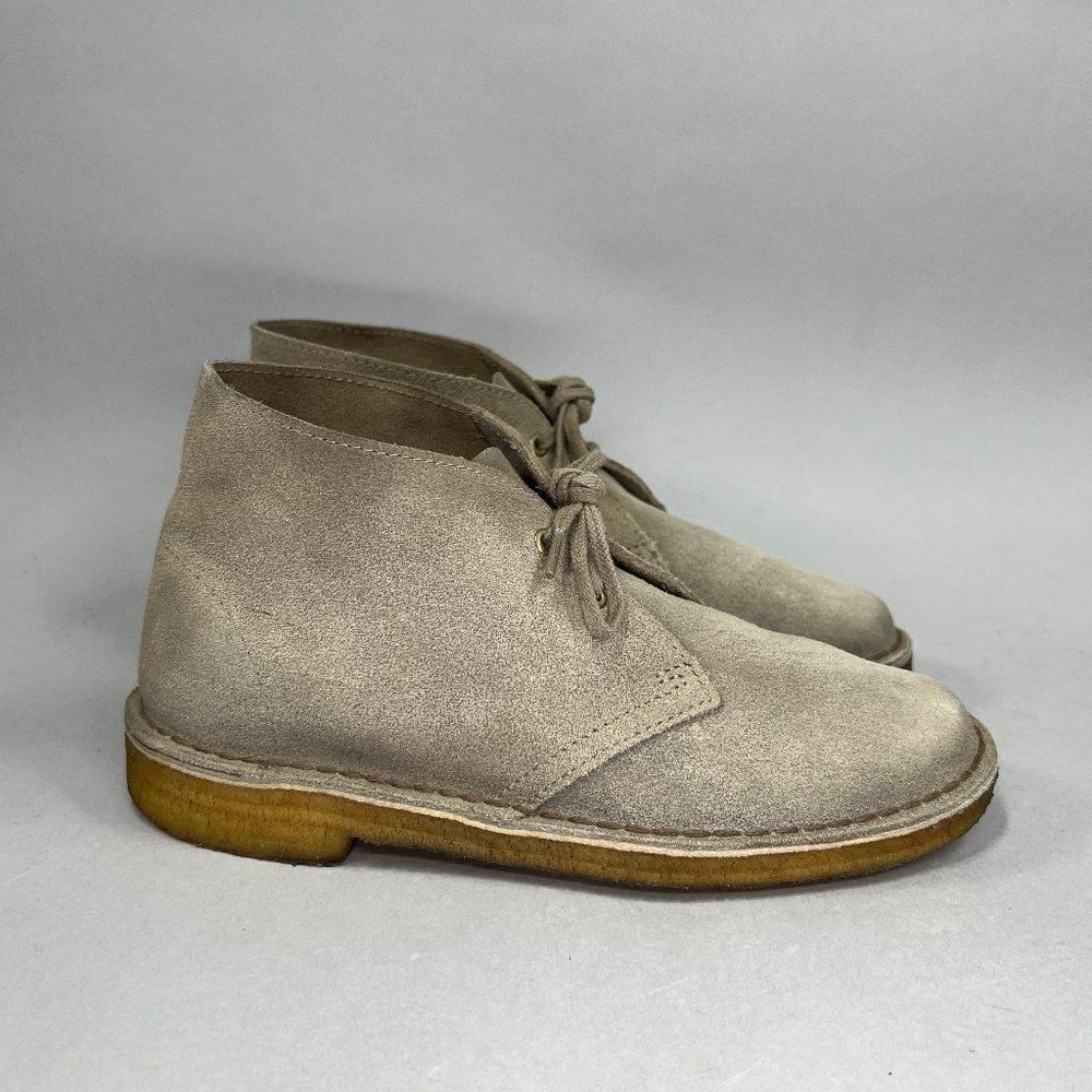 Clarks Women's Size 6 Classic Originals Suede‎ Chukka Boots